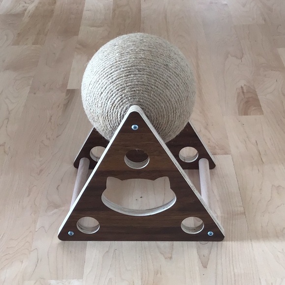 Cat scratcher ball new without tags😻😻 - Picture 2 of 4